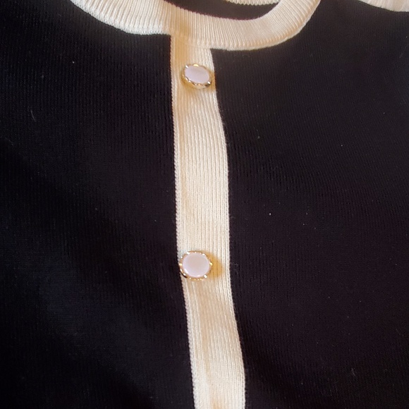 *Clearance*❗❗New (NWOT) Elegant Black & White Colorblock Knitted Dress - Picture 2 of 5